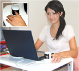 [�ʐ^]����Ő}���َi���u�K�i���f�B�A���Ɓj����u���邽�߁A�w�Ö��F�ؑ��u�Ɏw���������Ė{�l�F�؂��s���l�q