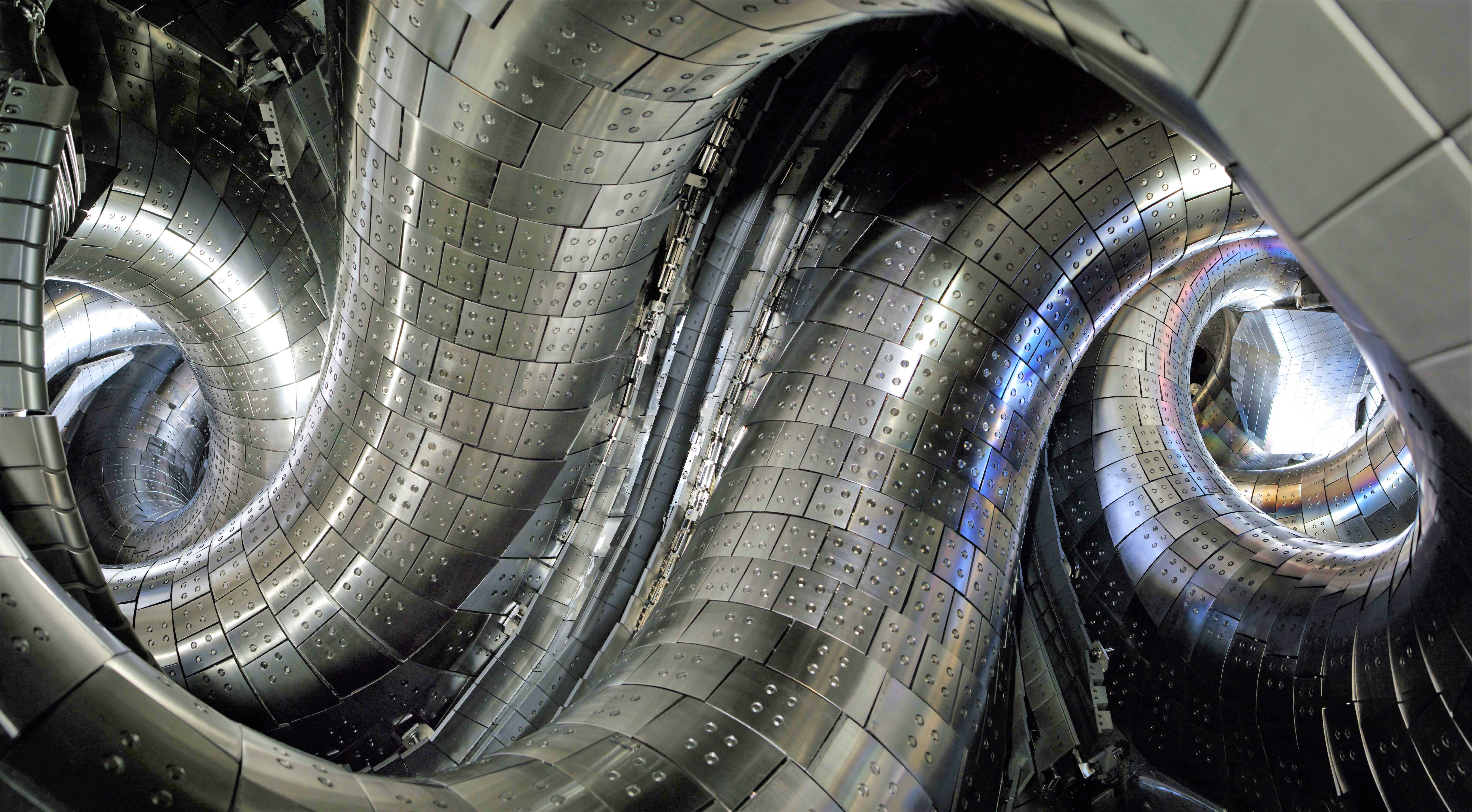 Nuclear fusion experimental equipment