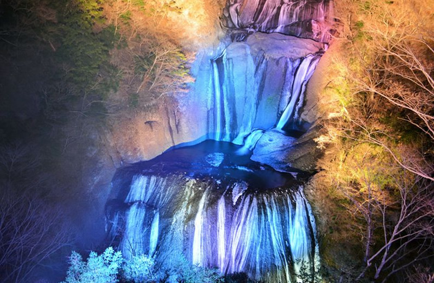 Winter: Fukuroda Falls
