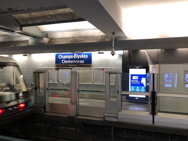 [画像]日立の保守スタッフが常駐するシャンゼリゼ・クレマンソー駅