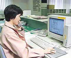 PDMACE}ʉ{VXePC[ŎgpȂ ql̂₢킹ɉ񓚂Ălq̎ʐ^