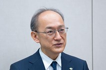 鈴木権平氏