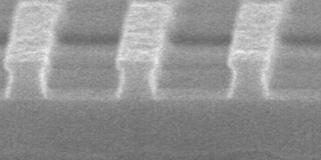 量子コンピュータ研究：研究開発：日立